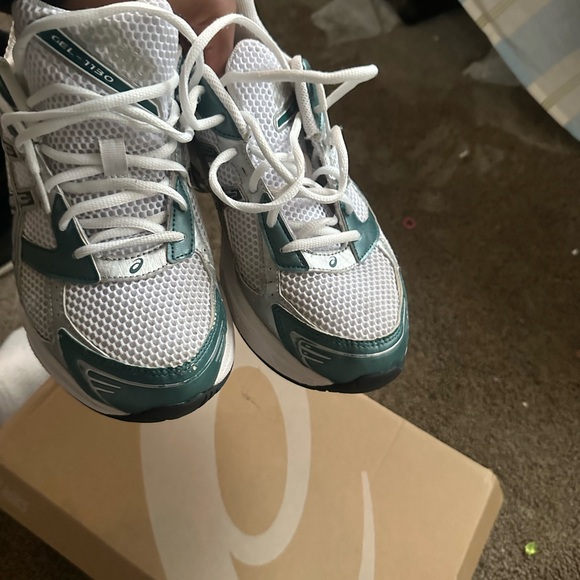 ASICS white dark Neptune gel 1130 size 10 worn a couple times clean - Picture 6 of 6